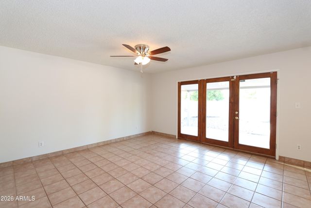 1910 E MANHATTON Drive, Tempe, AZ 85282