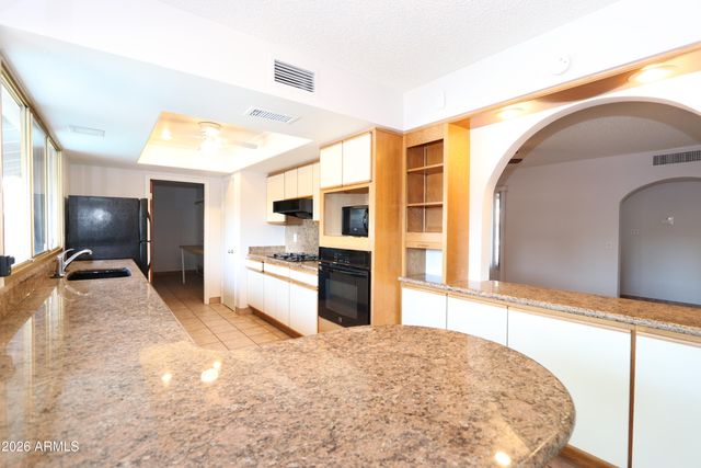 1910 E MANHATTON Drive, Tempe, AZ 85282