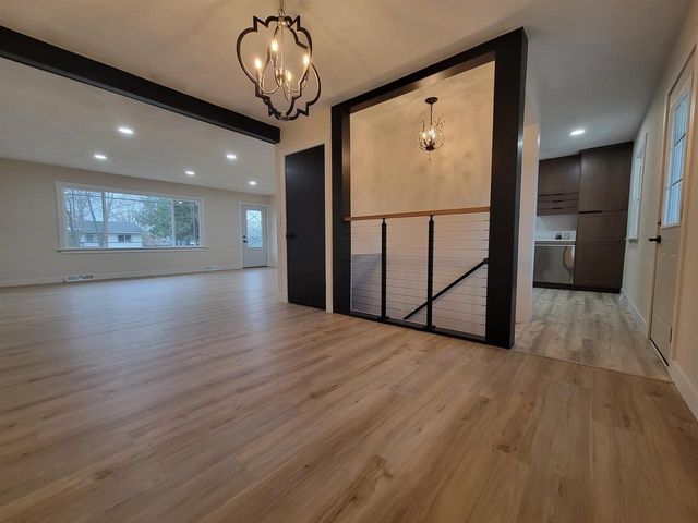 2449 S Dewey Avenue, Beloit, WI 53511