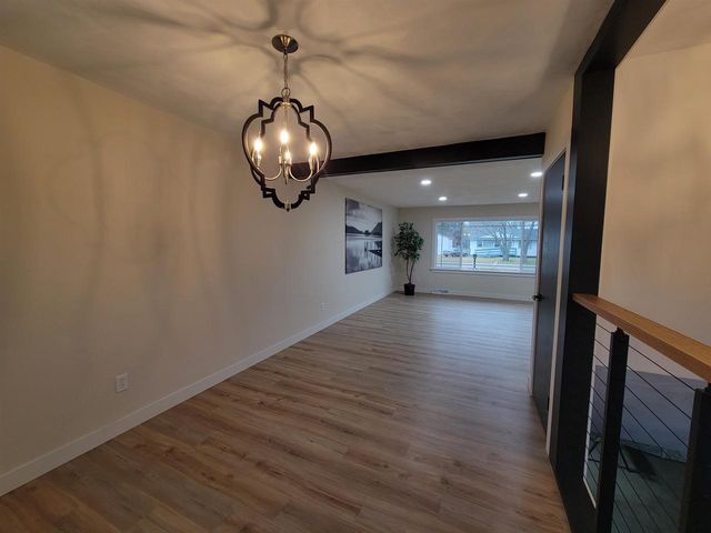 2449 S Dewey Avenue, Beloit, WI 53511