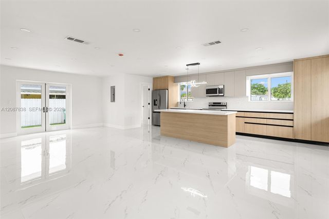 3900 SW 67th Avenue, Miami, FL 33155