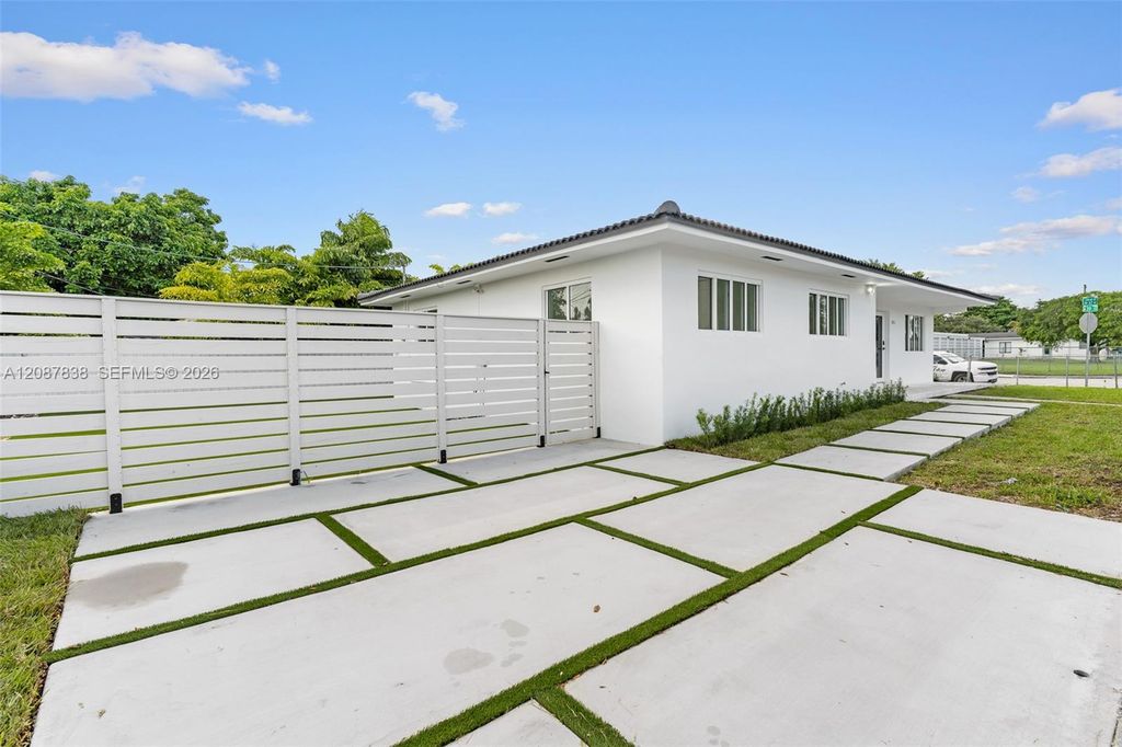 3900 SW 67th Avenue, Miami, FL 33155
