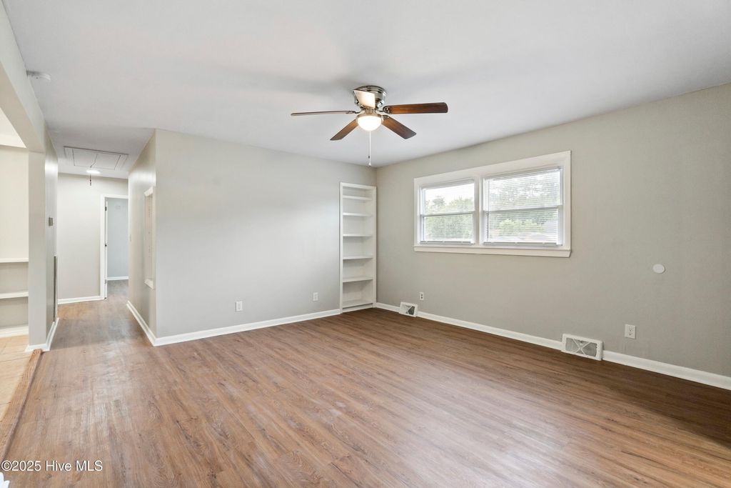 567 Piney Green Road, Jacksonville, NC 28546
