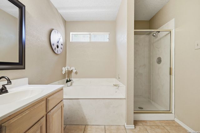 2310 W Wild Turkey, San Antonio, TX 78232