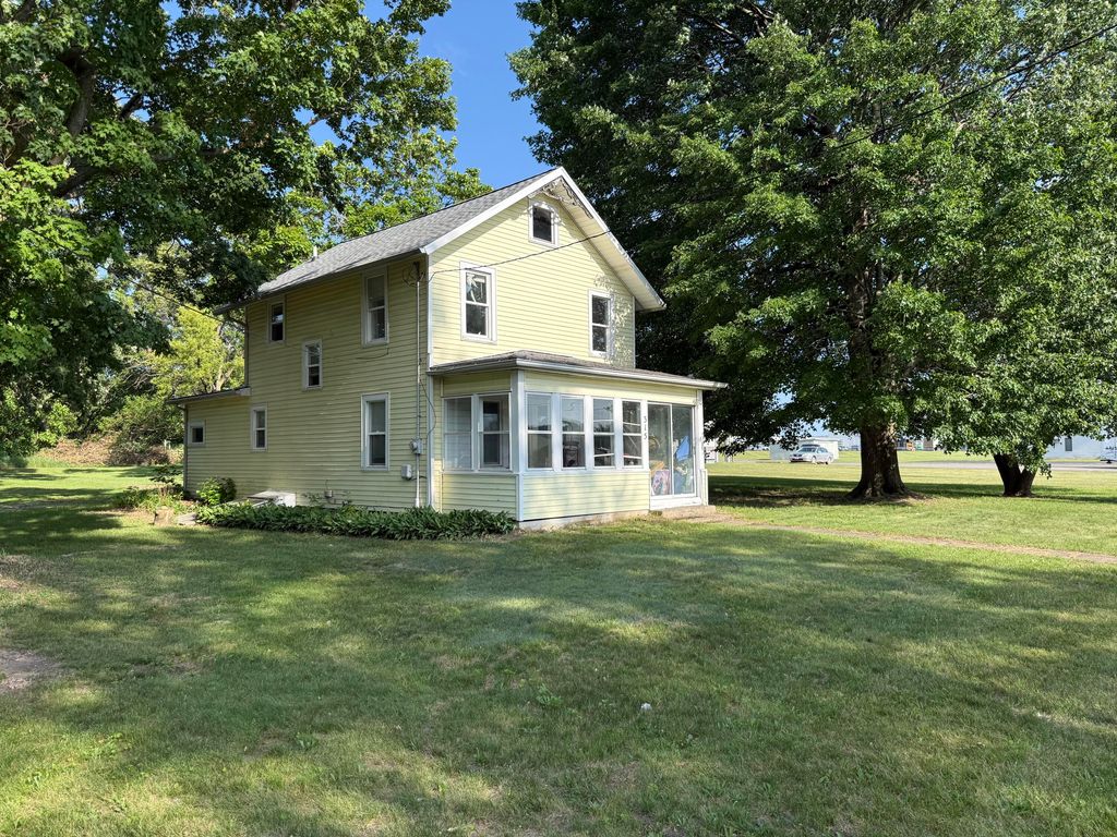 315 Reading Avenue, Jonesville City, MI 49250