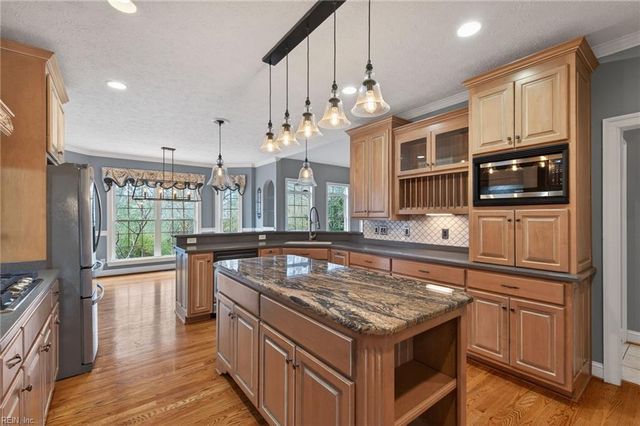 103 The Machrie, Smithfield, VA 23430