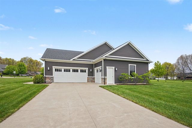 4001 Fox Woods Road, Saint Joseph, MI 49085