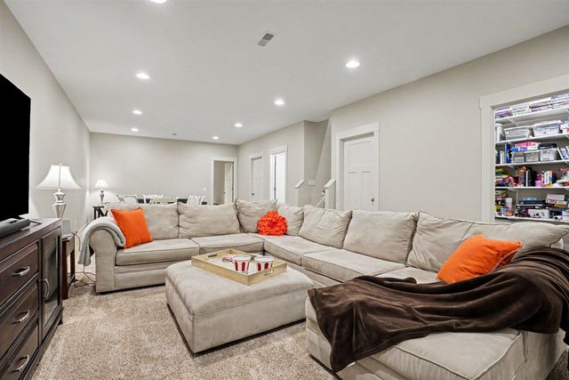 4001 Fox Woods Road, Saint Joseph, MI 49085