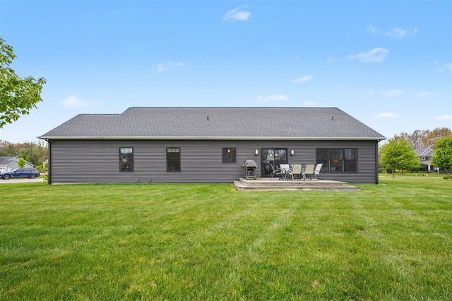 4001 Fox Woods Road, Saint Joseph, MI 49085