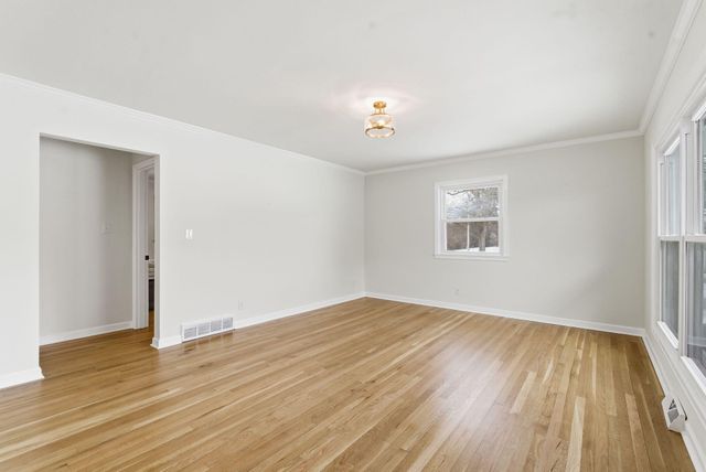 1000 Castleton Way, Lexington, KY 40517