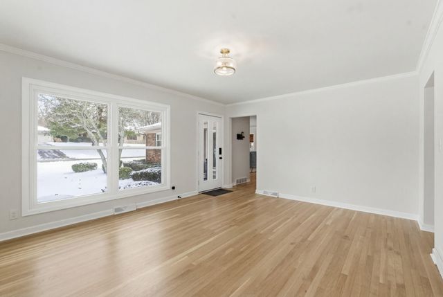 1000 Castleton Way, Lexington, KY 40517