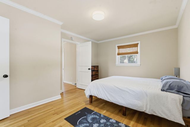 1000 Castleton Way, Lexington, KY 40517