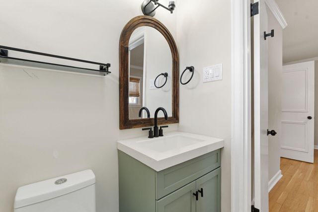 1000 Castleton Way, Lexington, KY 40517