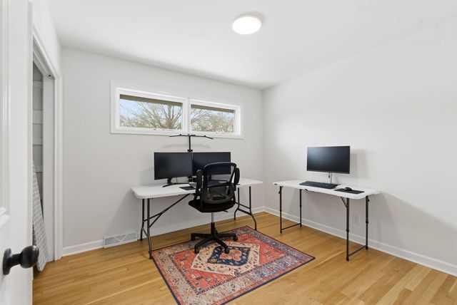 1000 Castleton Way, Lexington, KY 40517