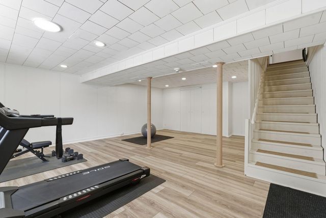 1000 Castleton Way, Lexington, KY 40517