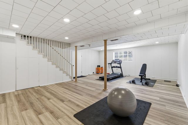 1000 Castleton Way, Lexington, KY 40517