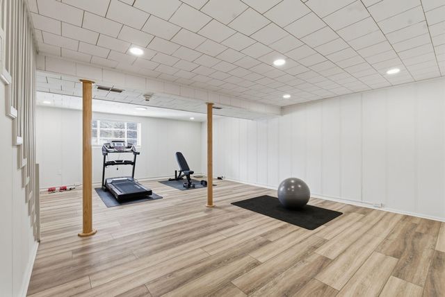 1000 Castleton Way, Lexington, KY 40517