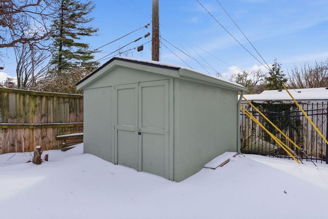 1000 Castleton Way, Lexington, KY 40517