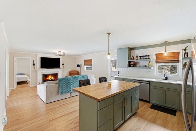 1000 Castleton Way, Lexington, KY 40517