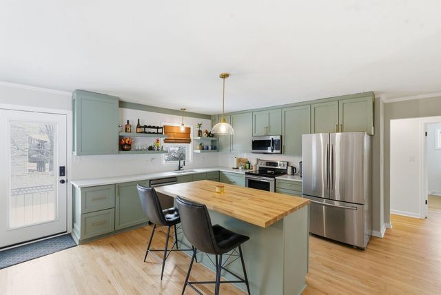 1000 Castleton Way, Lexington, KY 40517