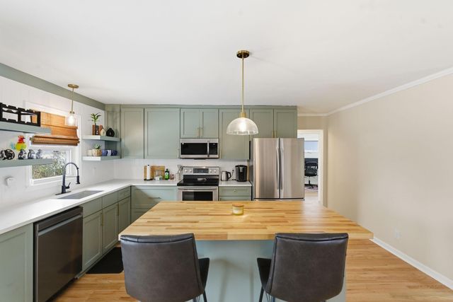 1000 Castleton Way, Lexington, KY 40517