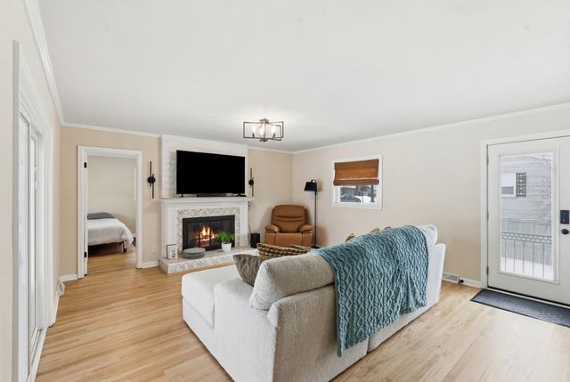 1000 Castleton Way, Lexington, KY 40517