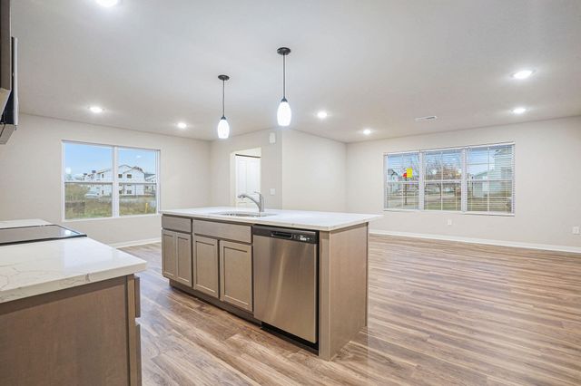 883 Main Street, Holland, MI 49423