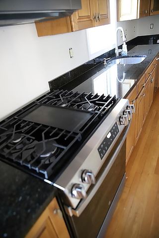 6 Edgewood Ln, Mattapoisett, MA 02739