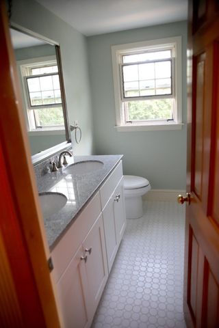 6 Edgewood Ln, Mattapoisett, MA 02739