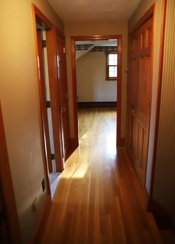 6 Edgewood Ln, Mattapoisett, MA 02739