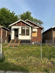 809 N 23 rd, East St Louis, IL 62205