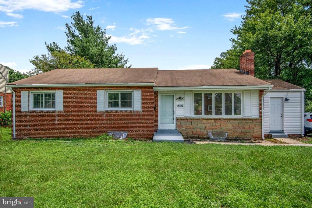 2802 EAST AVE, District Heights, MD 20747