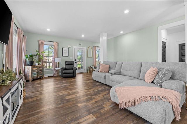 315 Bay Tree Beach RD, Seaford, VA 23696