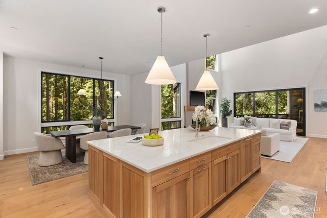 22605 NE 142nd Place, Woodinville, WA 98077