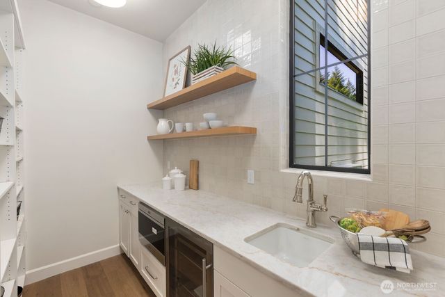 22605 NE 142nd Place, Woodinville, WA 98077