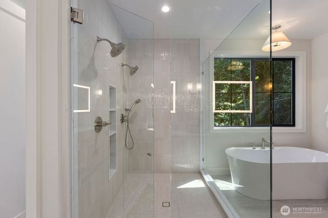 22605 NE 142nd Place, Woodinville, WA 98077