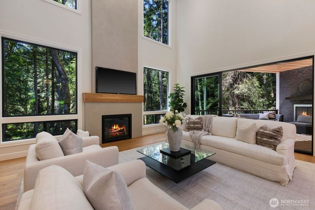22605 NE 142nd Place, Woodinville, WA 98077