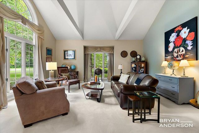 1015 Bradford Hollow Lane NE, Grand Rapids, MI 49525