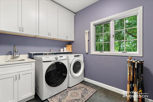1015 Bradford Hollow Lane NE, Grand Rapids, MI 49525