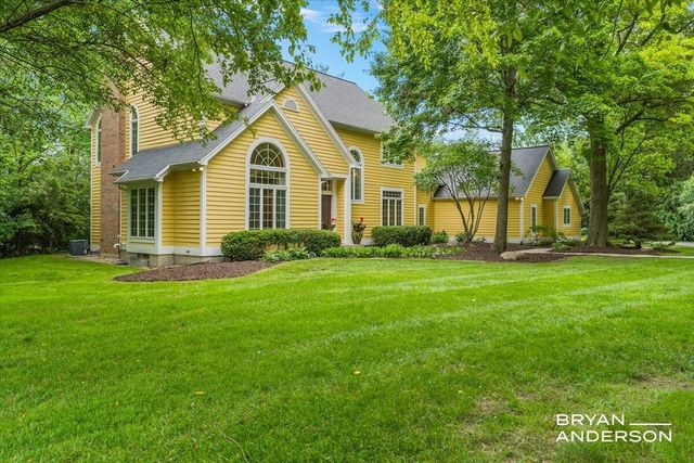 1015 Bradford Hollow Lane NE, Grand Rapids, MI 49525