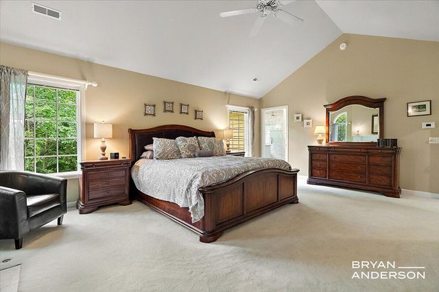 1015 Bradford Hollow Lane NE, Grand Rapids, MI 49525
