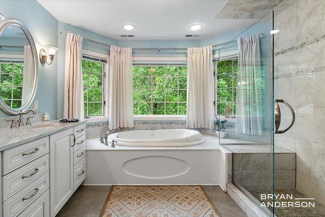 1015 Bradford Hollow Lane NE, Grand Rapids, MI 49525