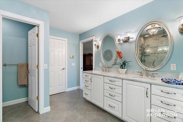 1015 Bradford Hollow Lane NE, Grand Rapids, MI 49525