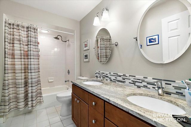 1015 Bradford Hollow Lane NE, Grand Rapids, MI 49525
