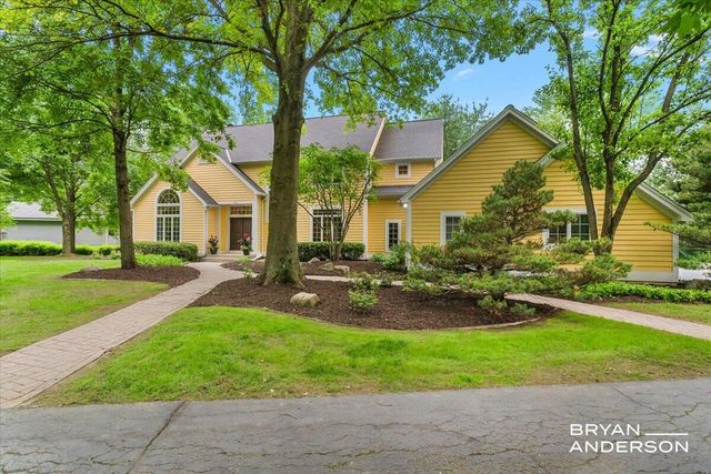 1015 Bradford Hollow Lane NE, Grand Rapids, MI 49525
