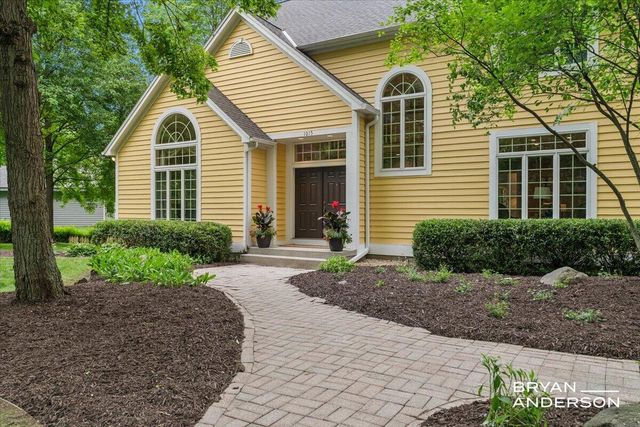 1015 Bradford Hollow Lane NE, Grand Rapids, MI 49525