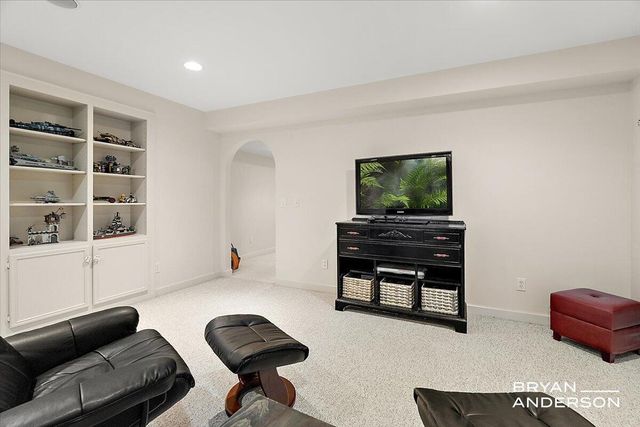 1015 Bradford Hollow Lane NE, Grand Rapids, MI 49525