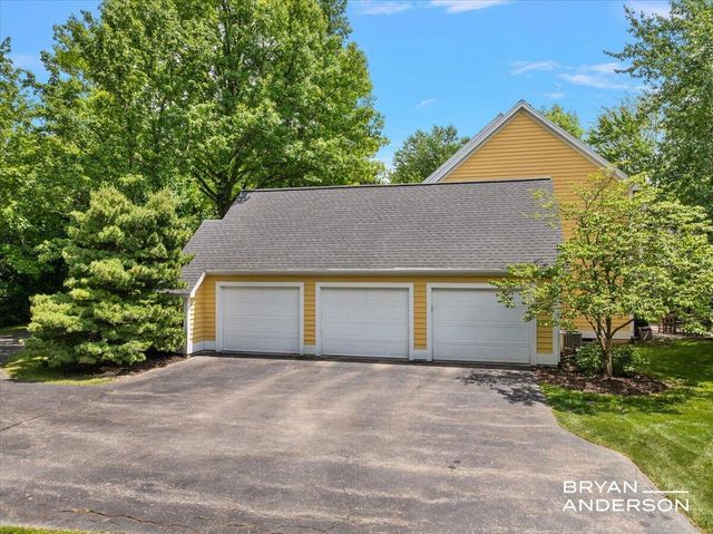 1015 Bradford Hollow Lane NE, Grand Rapids, MI 49525