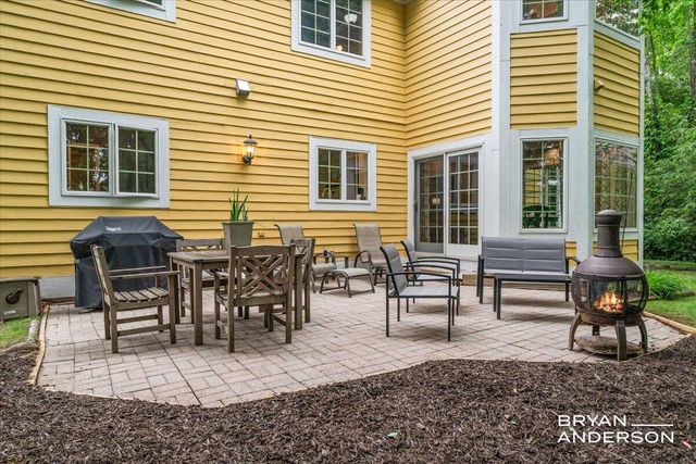 1015 Bradford Hollow Lane NE, Grand Rapids, MI 49525
