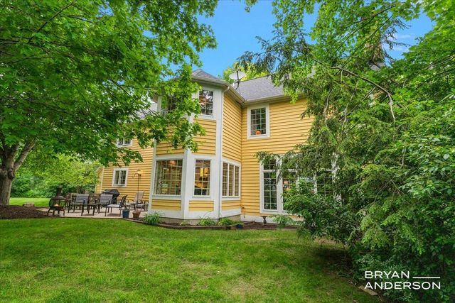 1015 Bradford Hollow Lane NE, Grand Rapids, MI 49525